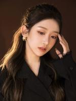 穿成炮灰姨娘后，我带全家搞基建​​