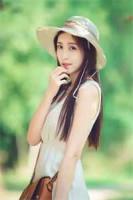 校花加我微信后，她爸甩给我一亿支票